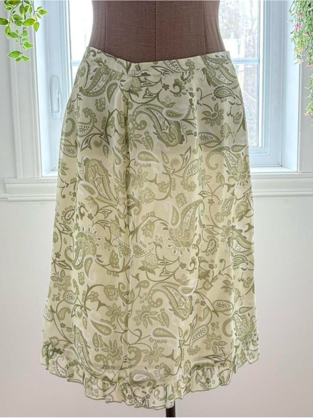 Light Green Paisley Midi Skirt — Women's A-Line